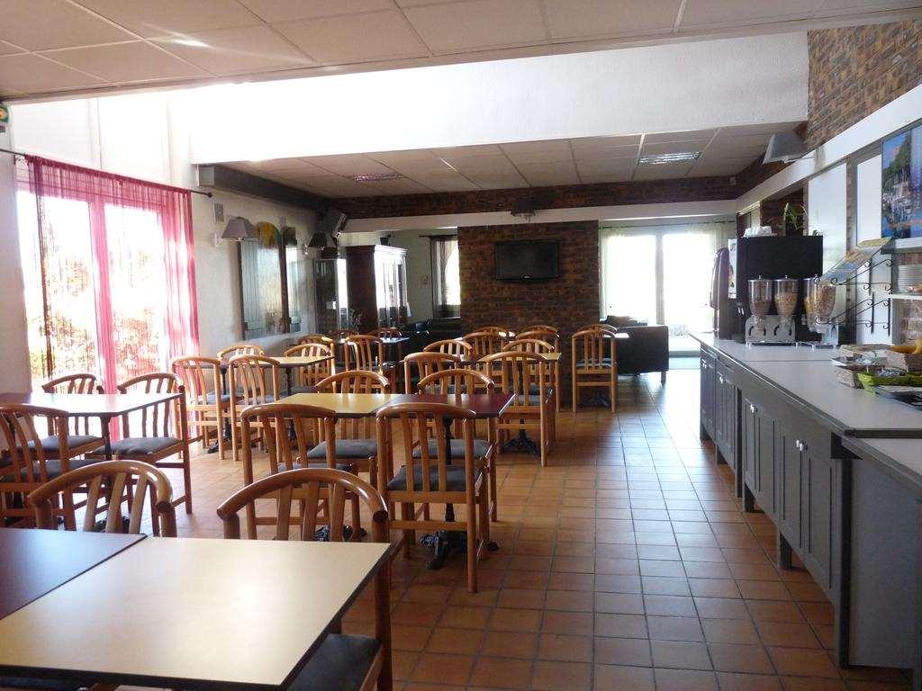 Brit Hotel Bosquet Carcassonne Cite Restoran gambar
